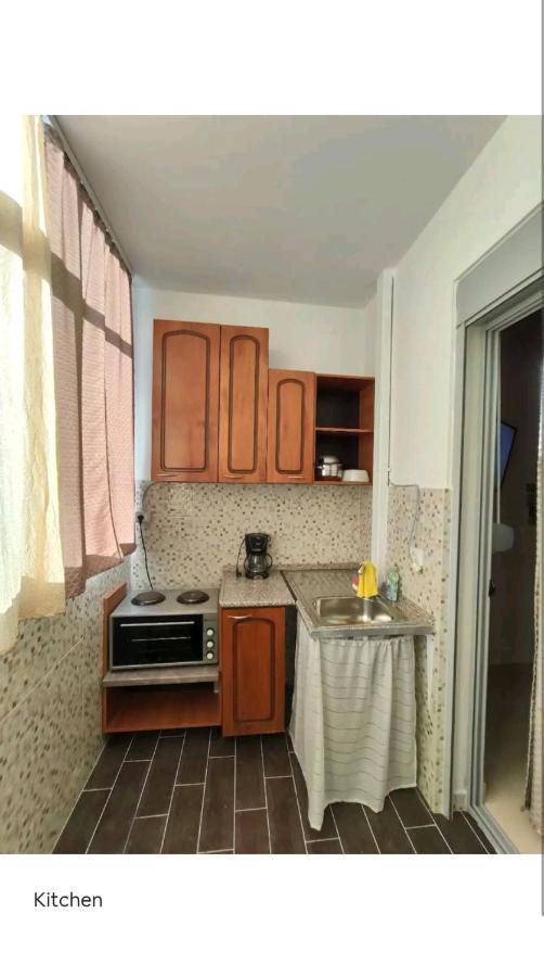 Apartment Juli Appartament Near The & The Center Of Vlorë