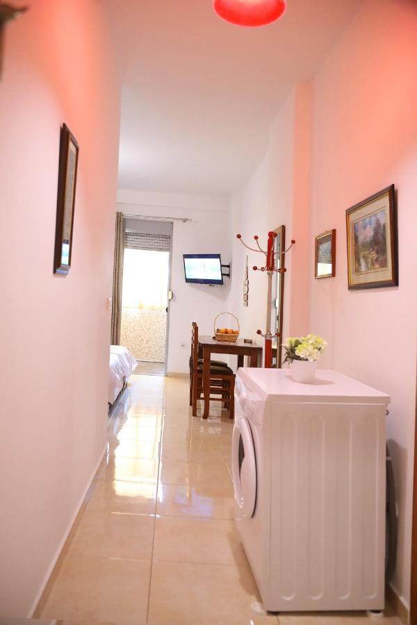 Juli Appartament Near The & The Center Of Apartment Vlorë